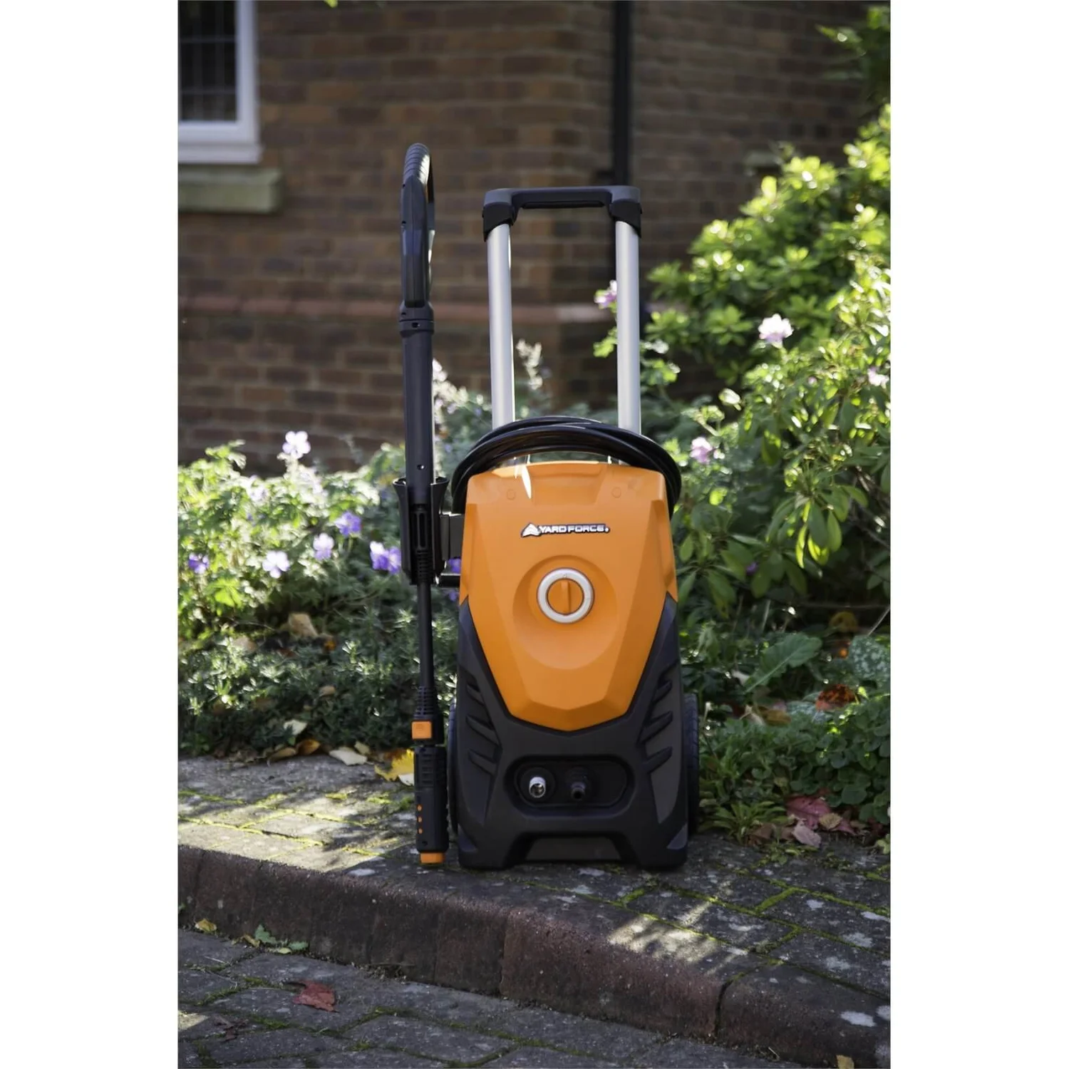 Yard Force 130 Bar 1800W High-Pressure Washer With Accessories 2 Yard Force 130 Bar 1800W High-Pressure Washer With Accessories - Image 2
