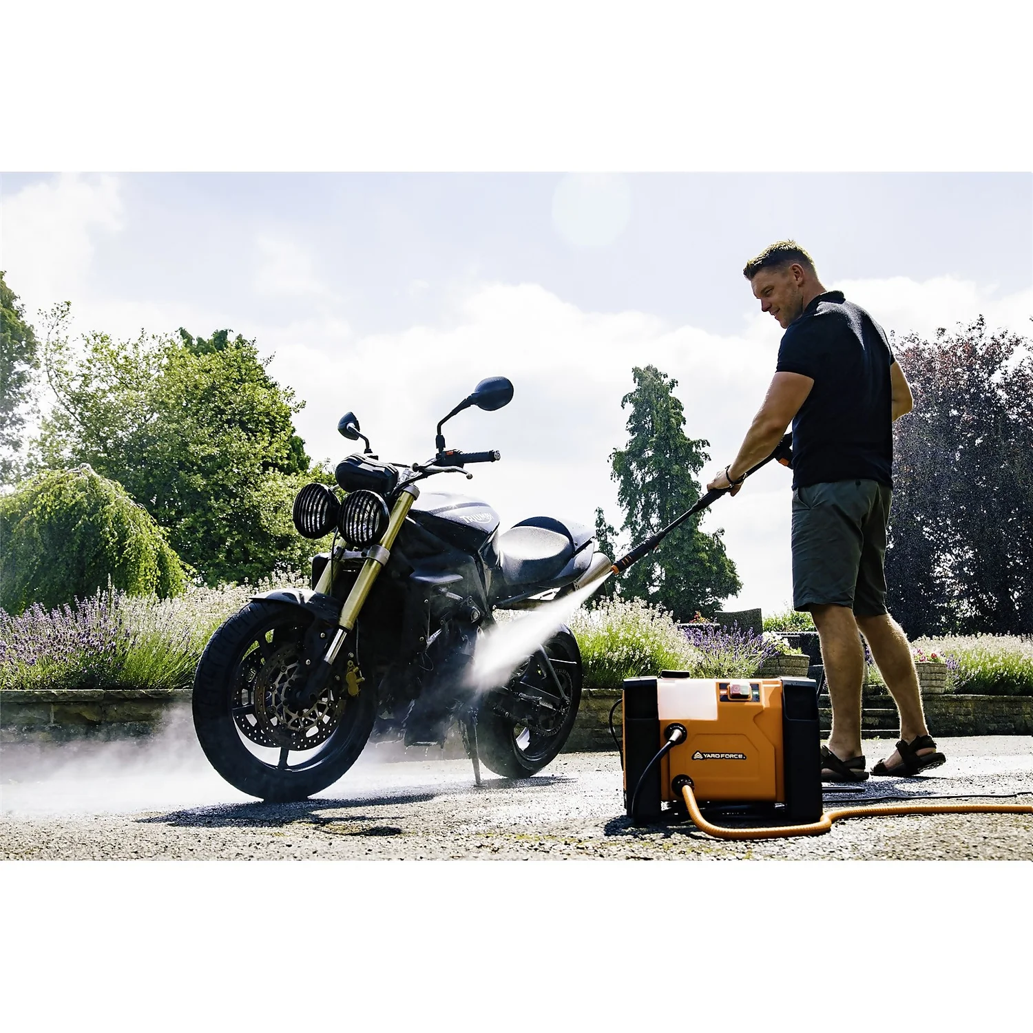 Yard Force 1800W 135Bar Compact Pressure Washer 3 Yard Force 1800W 135Bar Compact Pressure Washer - Image 3