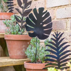 Jungle Black Ground Stakes - 45cm (Assorted Designs) -Garden & Outdoor Store 13981010 1925005324441329