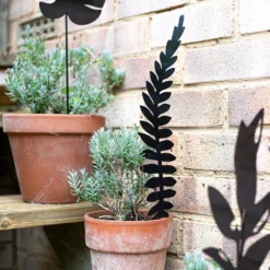 Jungle Black Ground Stakes - 45cm (Assorted Designs) -Garden & Outdoor Store 13981010 1975005324413036