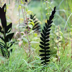 Jungle Black Ground Stakes - 45cm (Assorted Designs) -Garden & Outdoor Store 13981010 5065005324354836